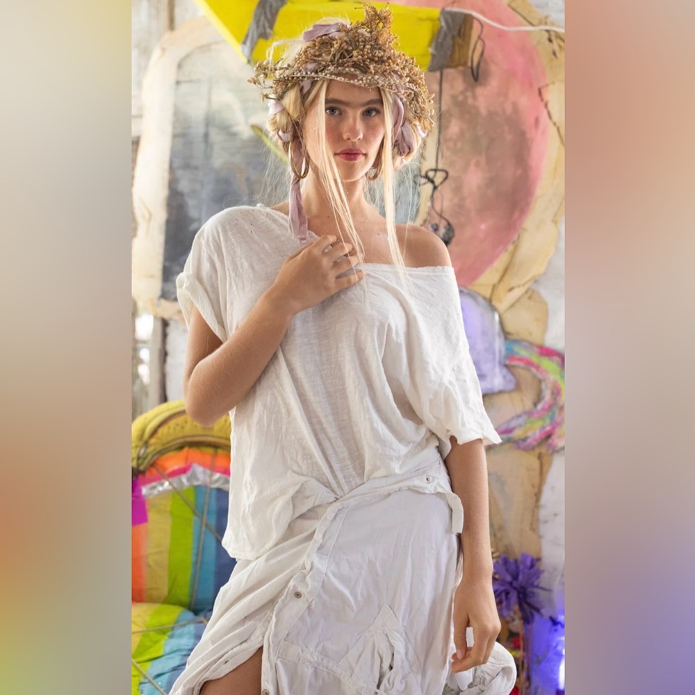 NWT Magnolia Pearl Europa Tee in White